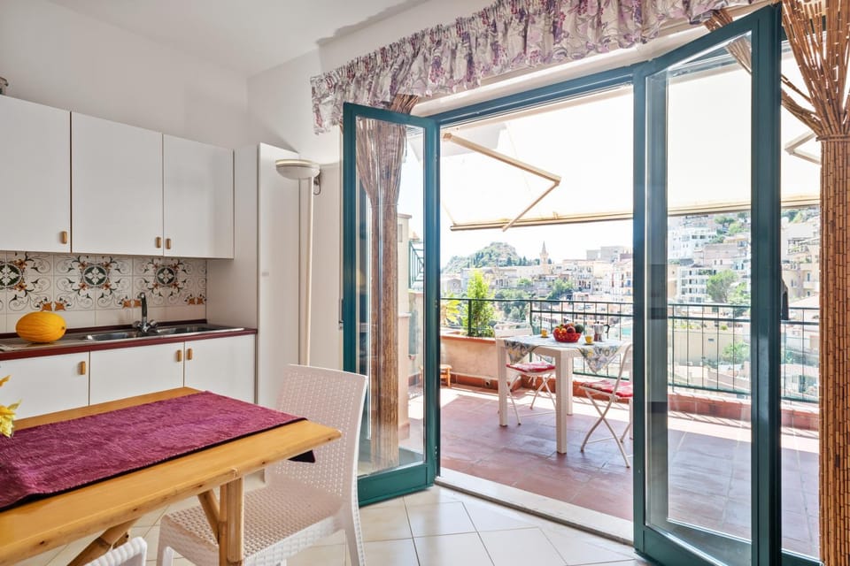 Balcony/Terrace, Kitchen or kitchenette