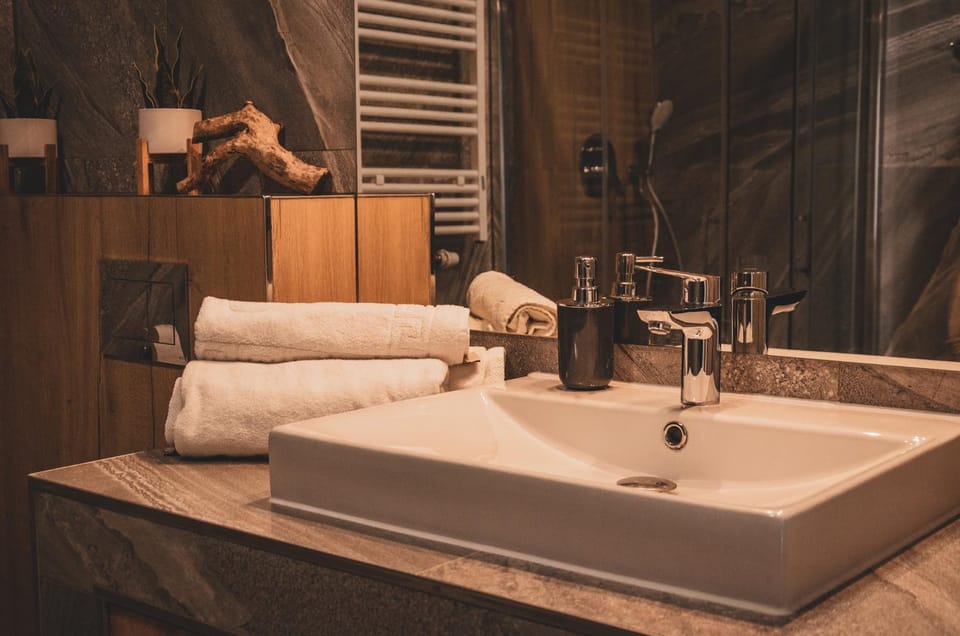 Bathroom, towels