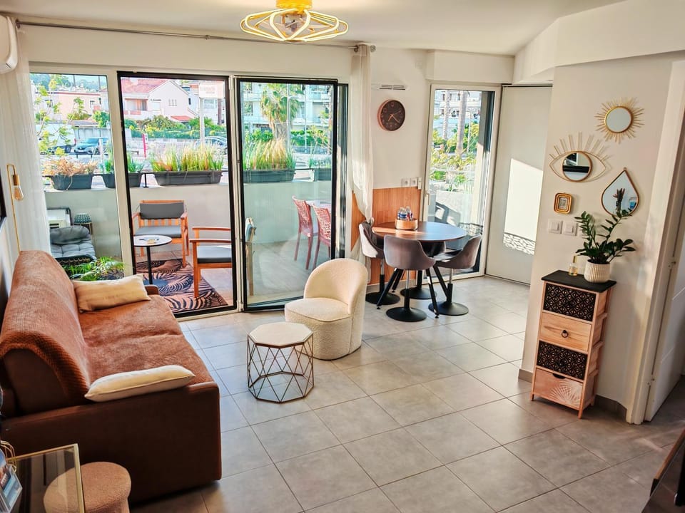 Pearl Beach - Rooftop Pool Seaside Apartment in Villeneuve-Loubet