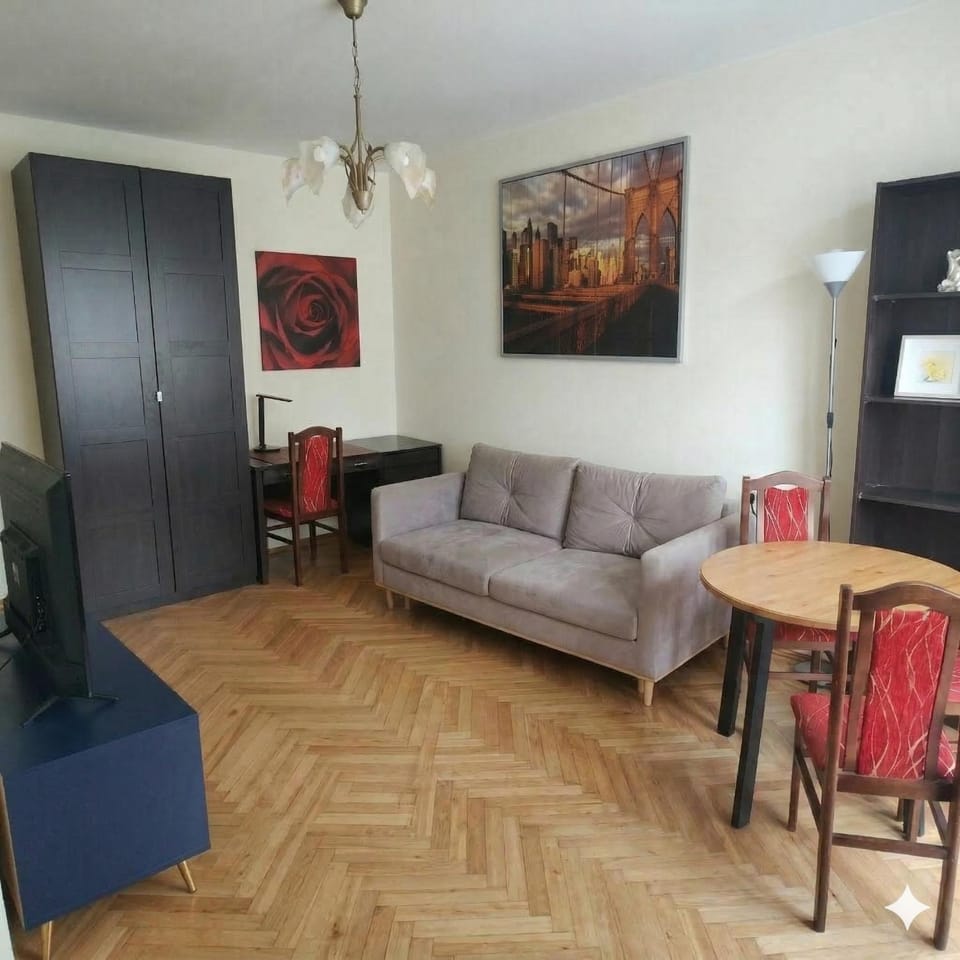 TV and multimedia, Living room, Seating area, Dining area, Entertainment