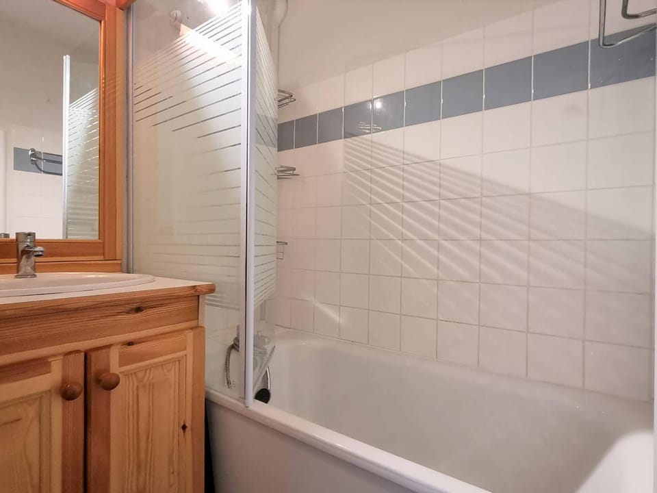 Appartement spacieux 4 pièces avec 3 chambres, balcon, proche télésiège à SuperDévoluy Apartment in Provence-Alpes-Côte d'Azur