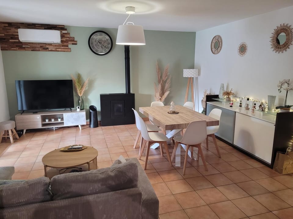 Maison individuelle 90m2 avec véranda et piscine House in Provence-Alpes-Côte d'Azur