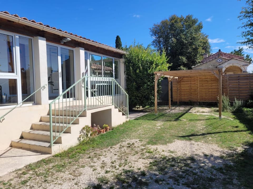 Maison individuelle 90m2 avec véranda et piscine House in Provence-Alpes-Côte d'Azur