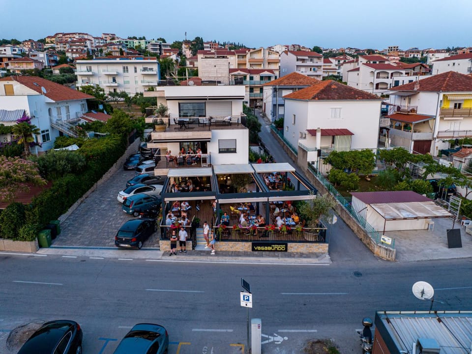Vagabundo beachfront apartment 1 - Luxury - Sea views - Free parking Apartment in Okrug Gornji