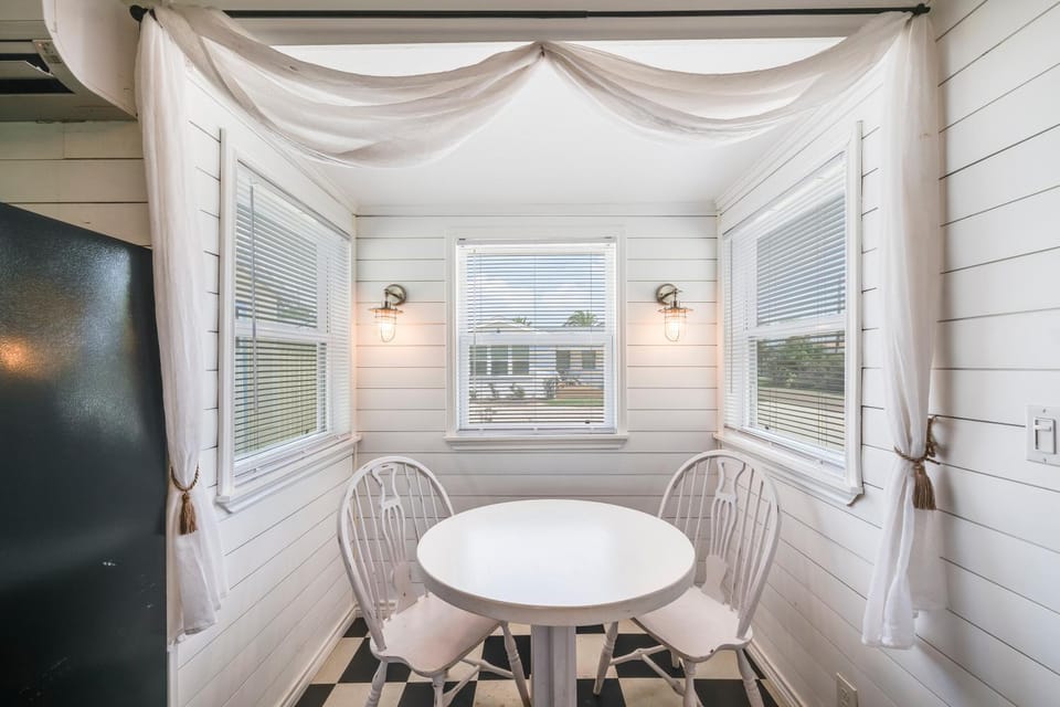 Le Chateau TS202 House in Port Aransas