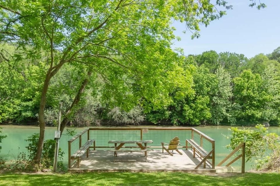 RR 9084B3 Texas Blue Wagon House in Canyon Lake