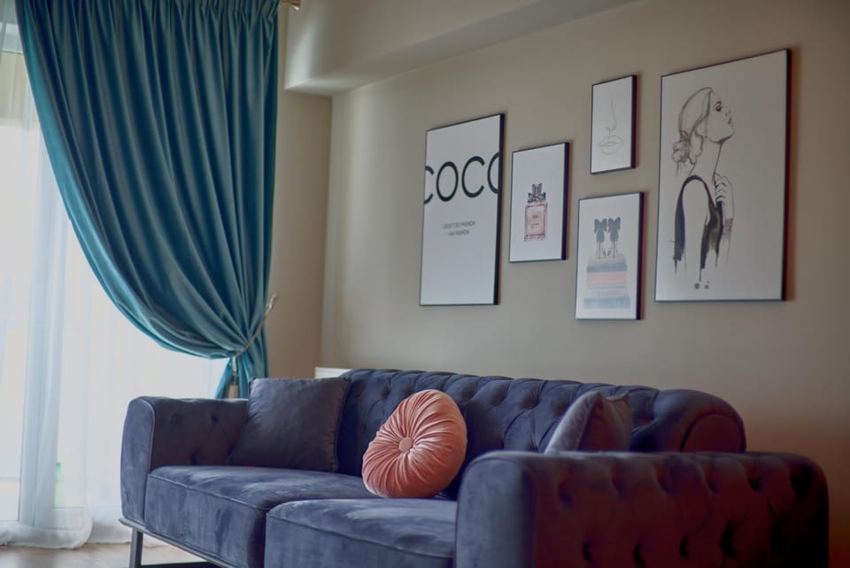 Communal lounge/ TV room, Living room, Decorative detail, Seating area