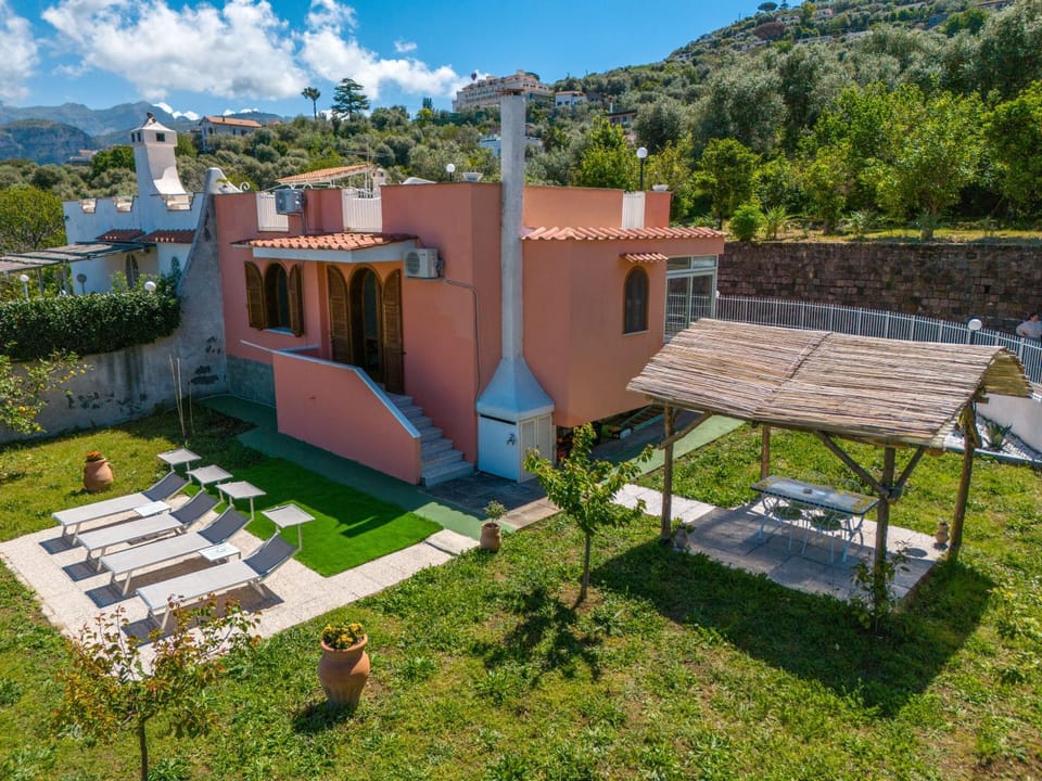 Garden, Dining area, Garden view, sunbed
