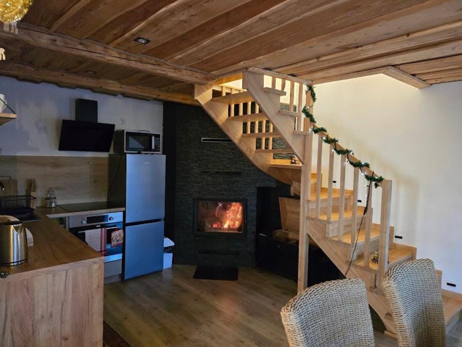 Jaśkowa Chata Bieszczady apartament z basenem nr 1i2 Apartment in Slovakia
