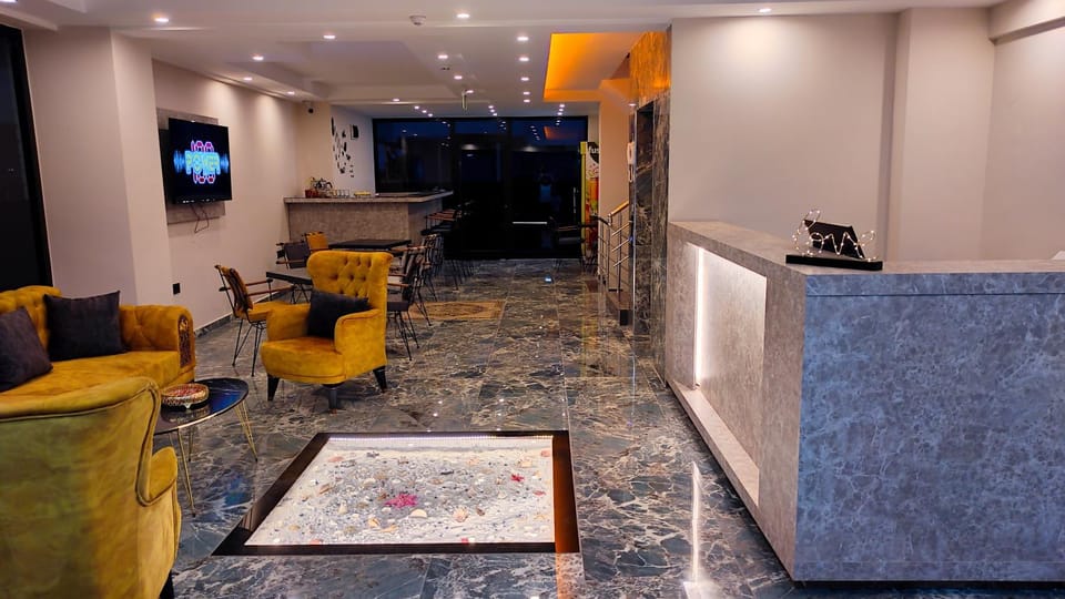 Communal lounge/ TV room, TV and multimedia, Living room, Lobby or reception, Lounge or bar, Seating area, Evening entertainment, Internal: Not applicable to any particular room