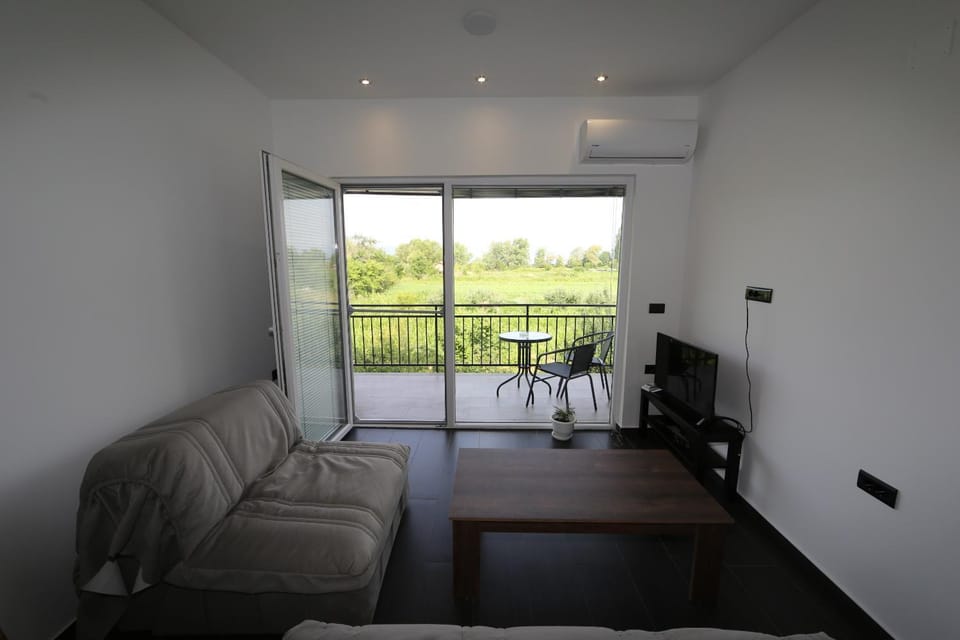 TV and multimedia, View (from property/room), Balcony/Terrace, Living room, Seating area, Dining area