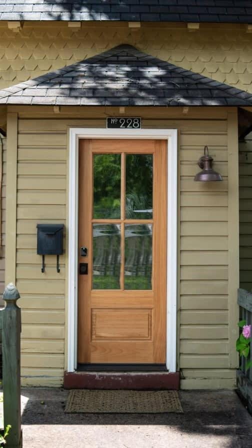 The Suite in a historic carriage house Apartment in Kennett Square