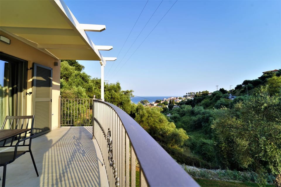MERAVIGLIA Apartment hotel in Peloponnese, Western Greece and the Ionian