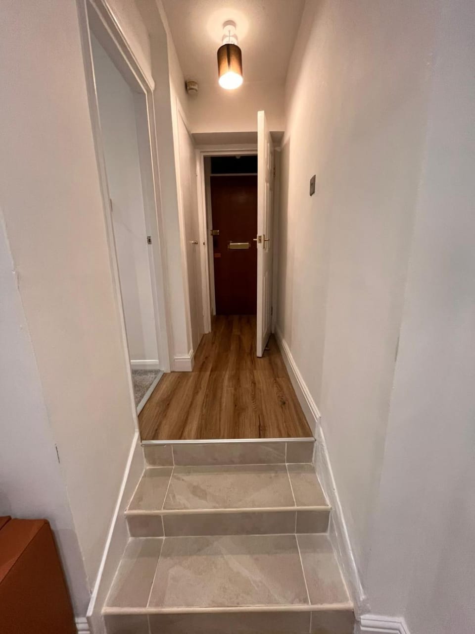 1 Bedroom Seafront Lower Ground Floor Apartment with Private Parking Apartment in Hove