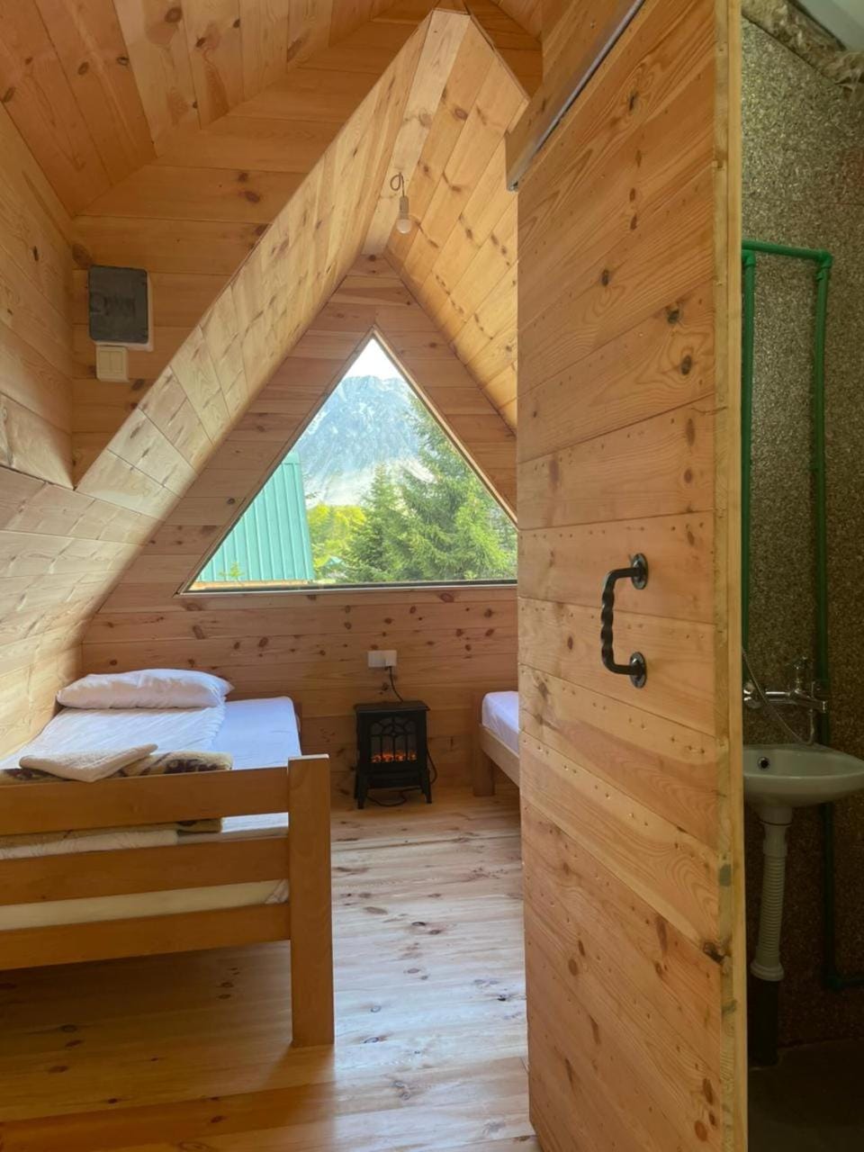 Komovi - Kobil Do Guesthouse Bed and Breakfast in Montenegro