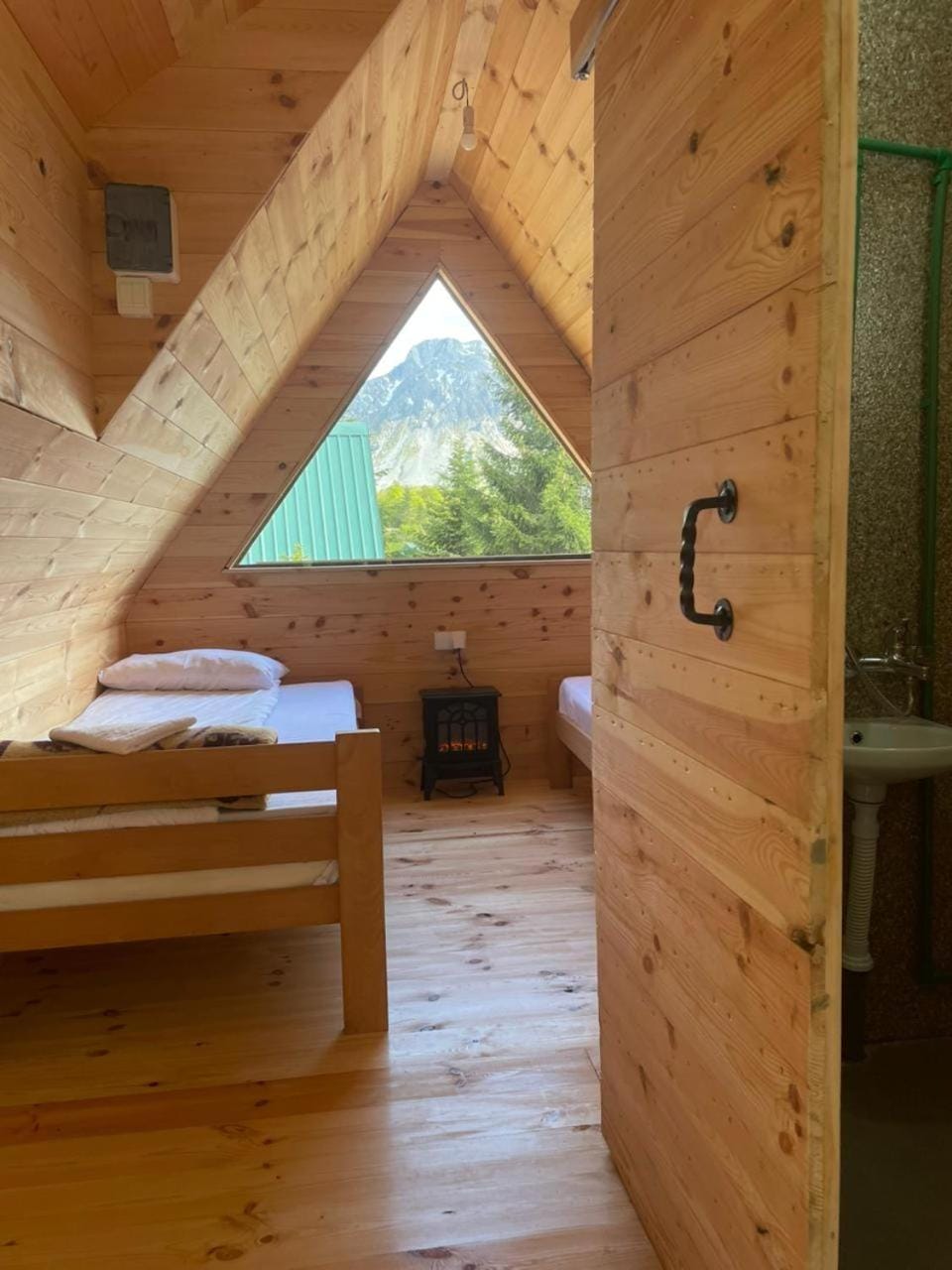 Komovi - Kobil Do Guesthouse Bed and Breakfast in Montenegro