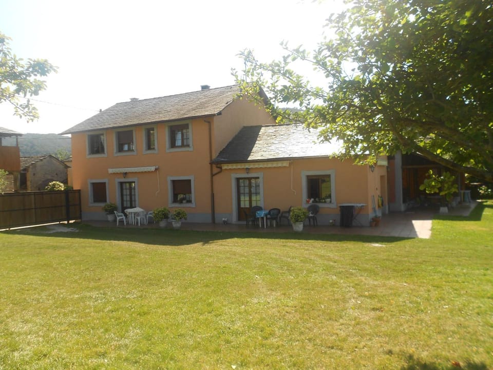 Property building, Spring, Garden, Garden view