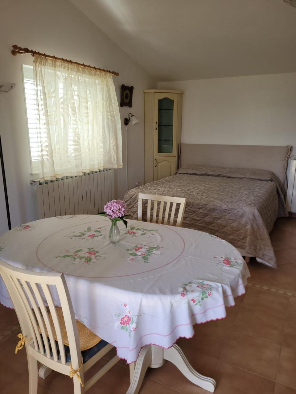 Property building, Dining area, Bedroom