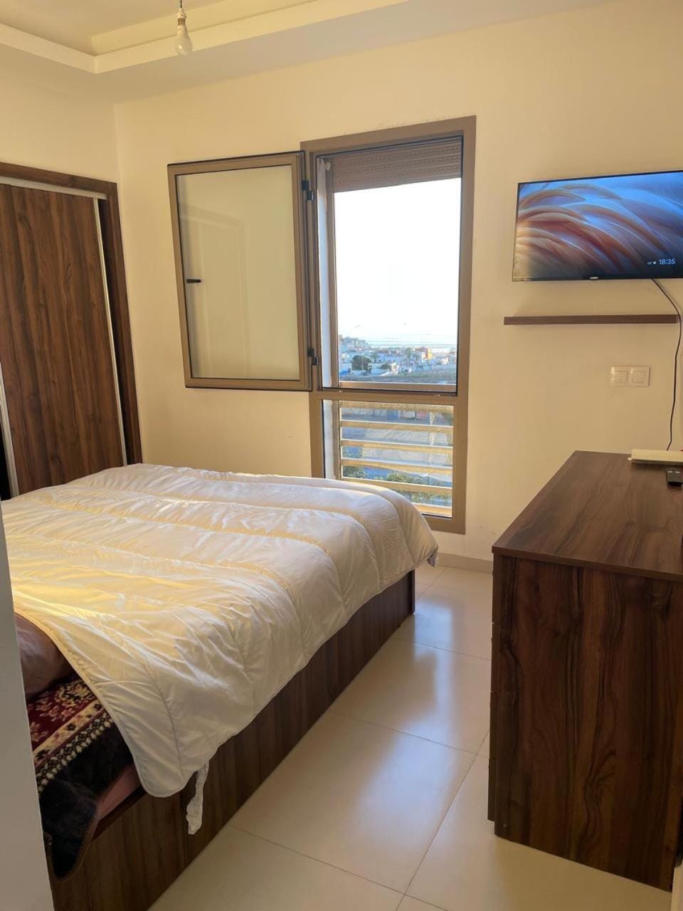 Communal lounge/ TV room, TV and multimedia, View (from property/room), View (from property/room), City view, City view, Lake view, Lake view, Pool view, Pool view, River view, River view, Sea view, Sea view, Family, Family, VIP, VIP
