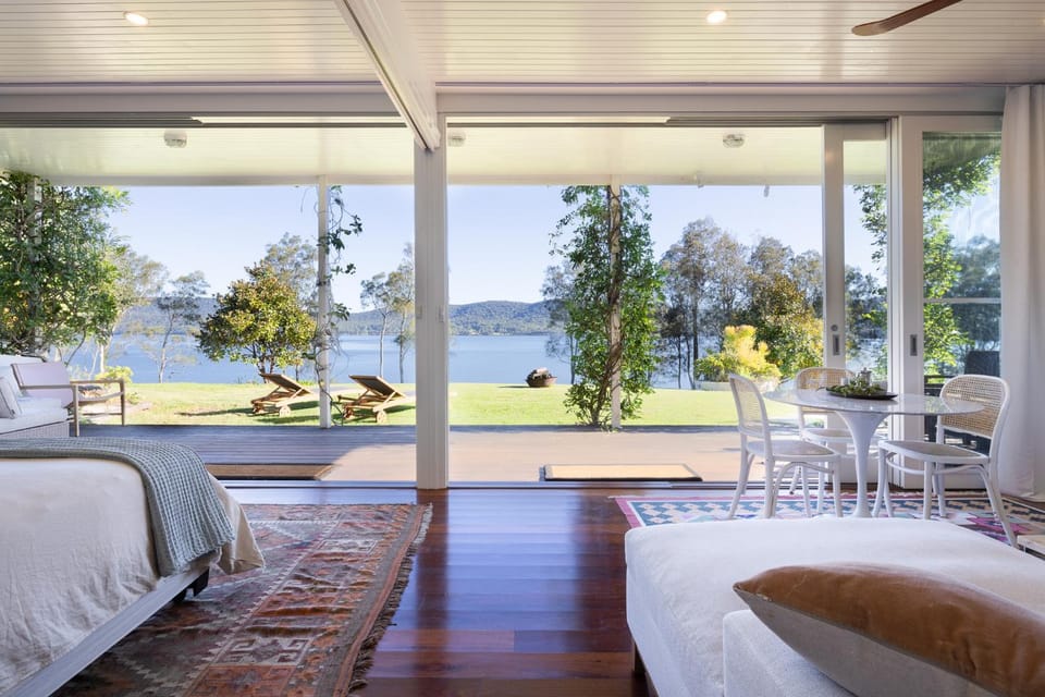 View (from property/room), Living room, Lake view