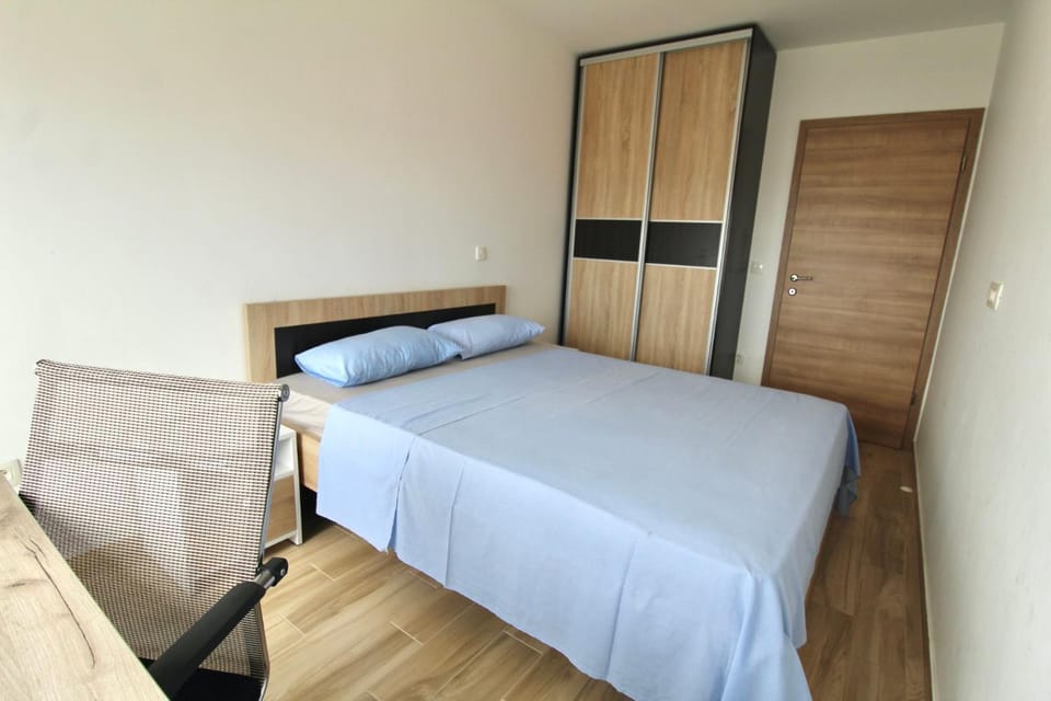 Bed, Photo of the whole room, Bedroom, wardrobe
