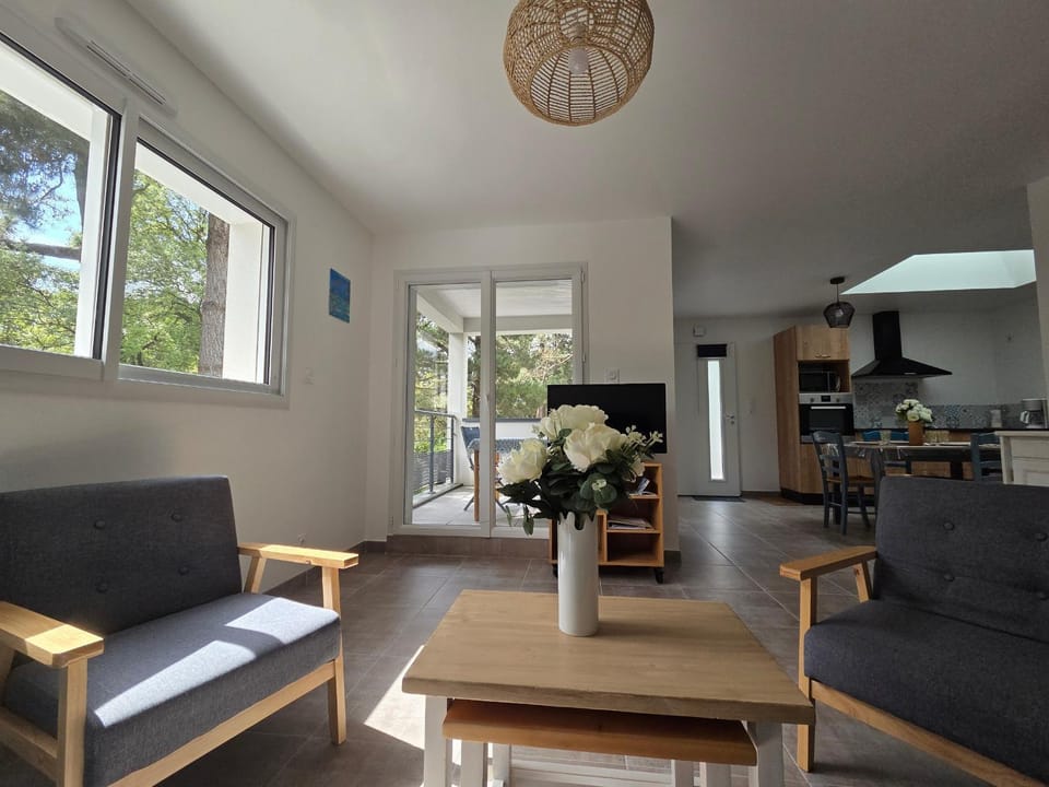 Appartement neuf 62 m², 5 couchages, à 250 m de la plage - balcon, jardin privé, et parking inclus - FR-1-364-111 Apartment in Pays de la Loire