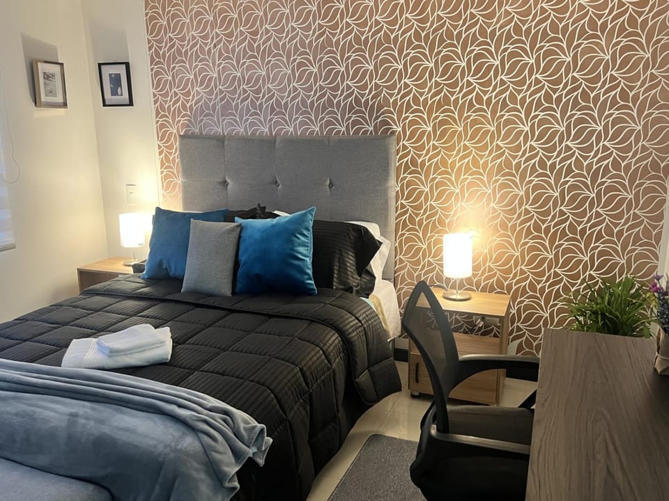 Seating area, Bedroom