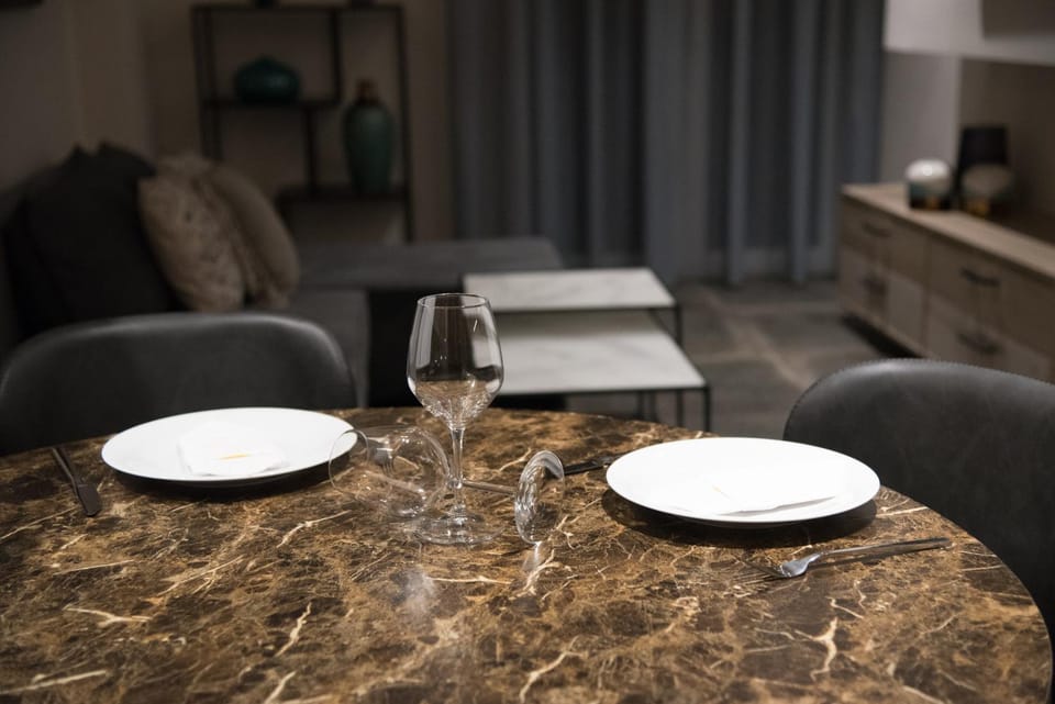 Seating area, Dining area