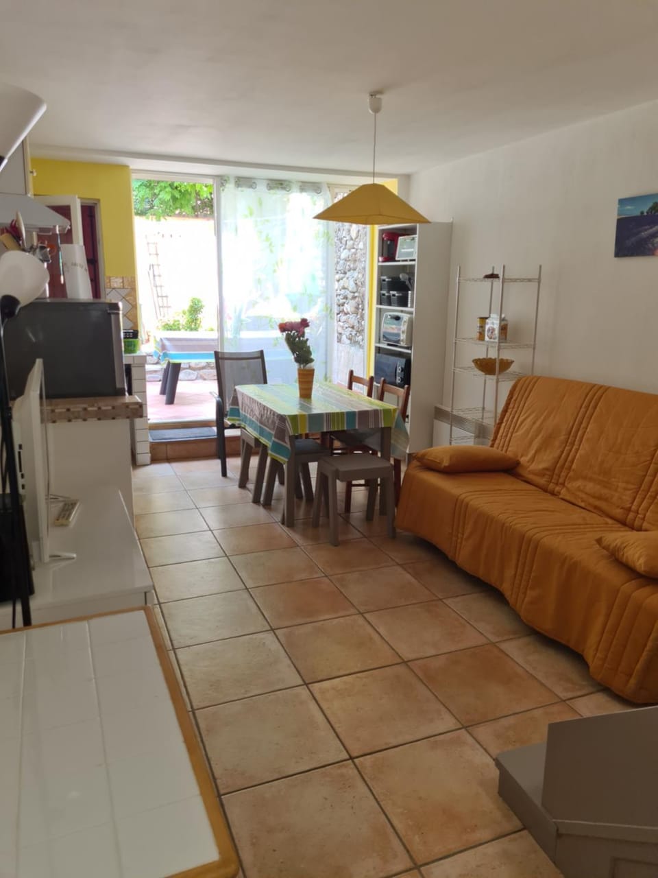 Kitchen or kitchenette, Living room, Seating area, Dining area, minibar, stove