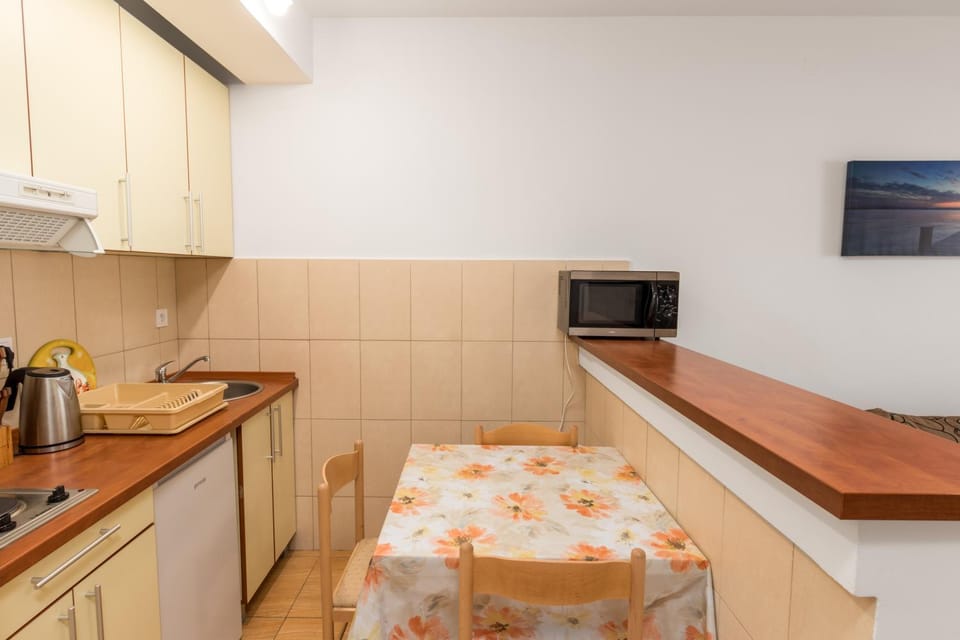 Studio Apartment Ogi Apartment in Budva