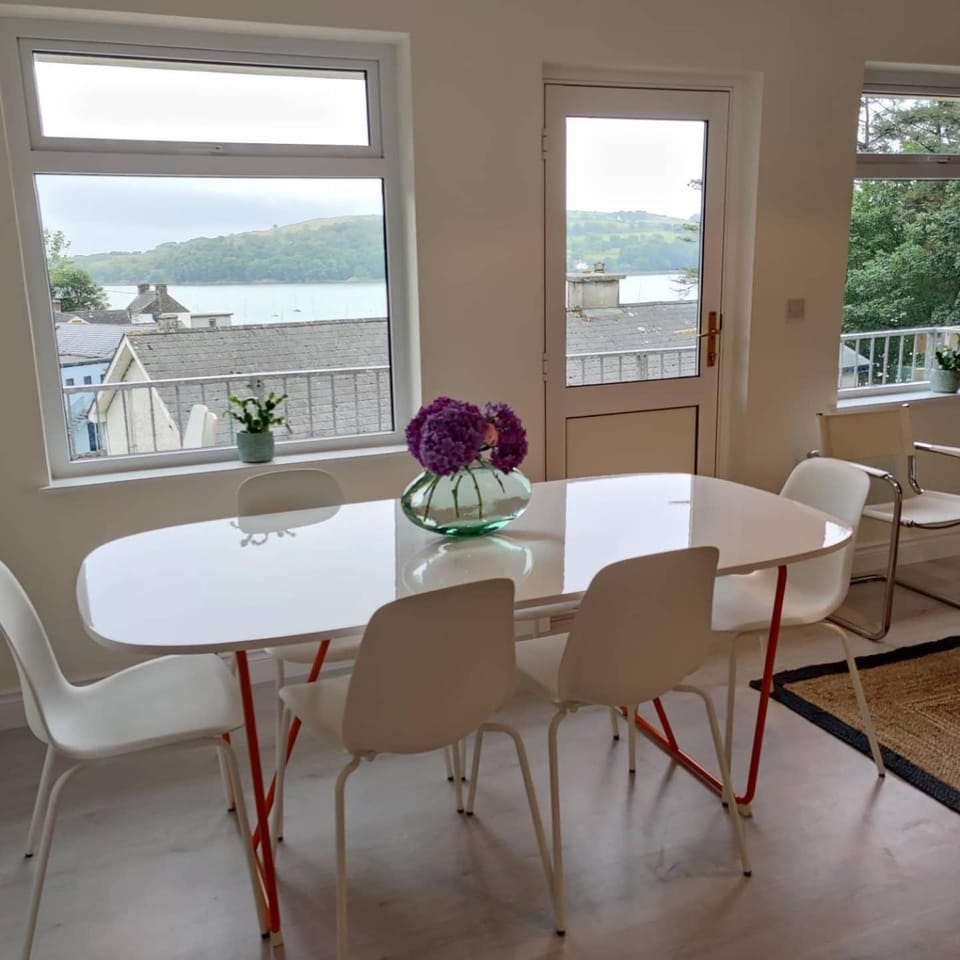 Natural landscape, View (from property/room), Balcony/Terrace, Living room, Seating area, Dining area