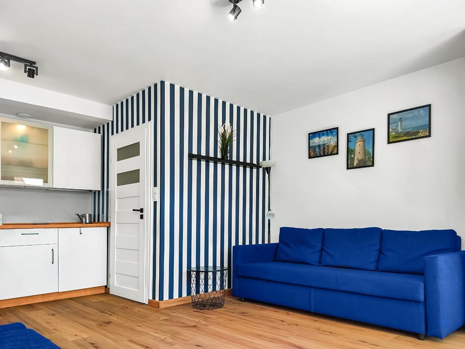 Kitchen or kitchenette, Living room, Seating area