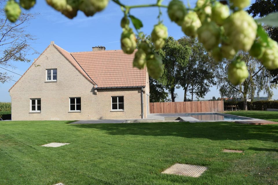 Property building, Balcony/Terrace, Swimming pool