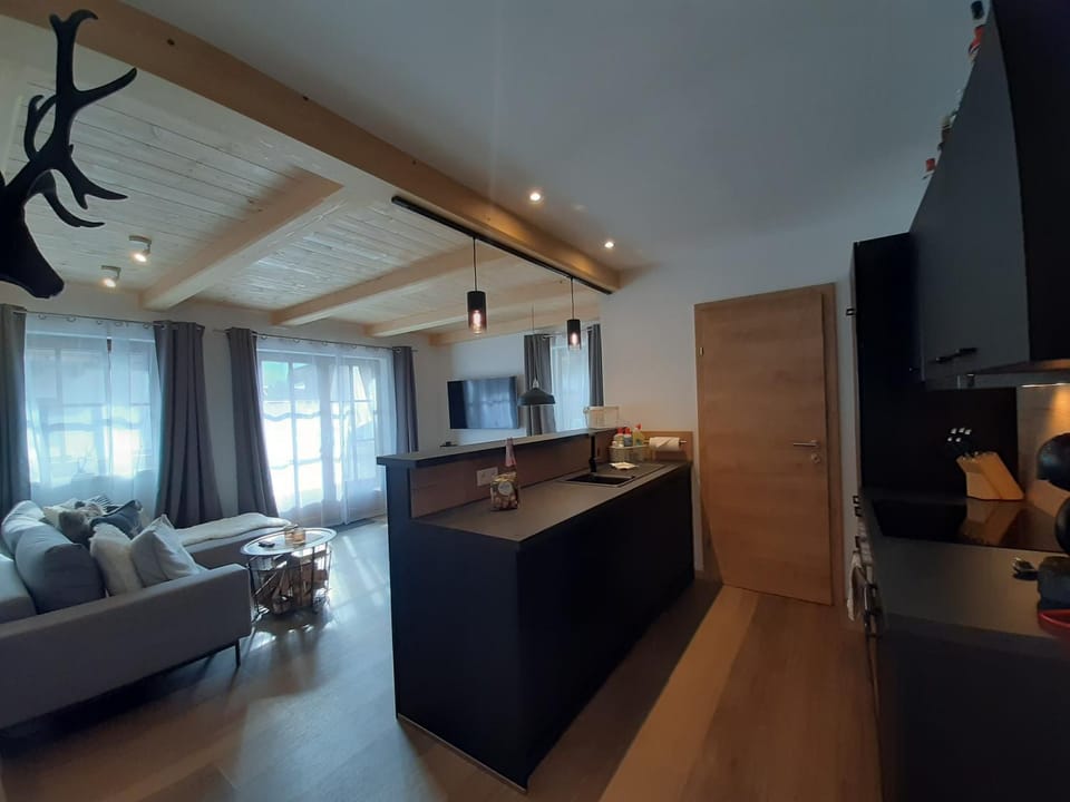 Seating area, kitchen