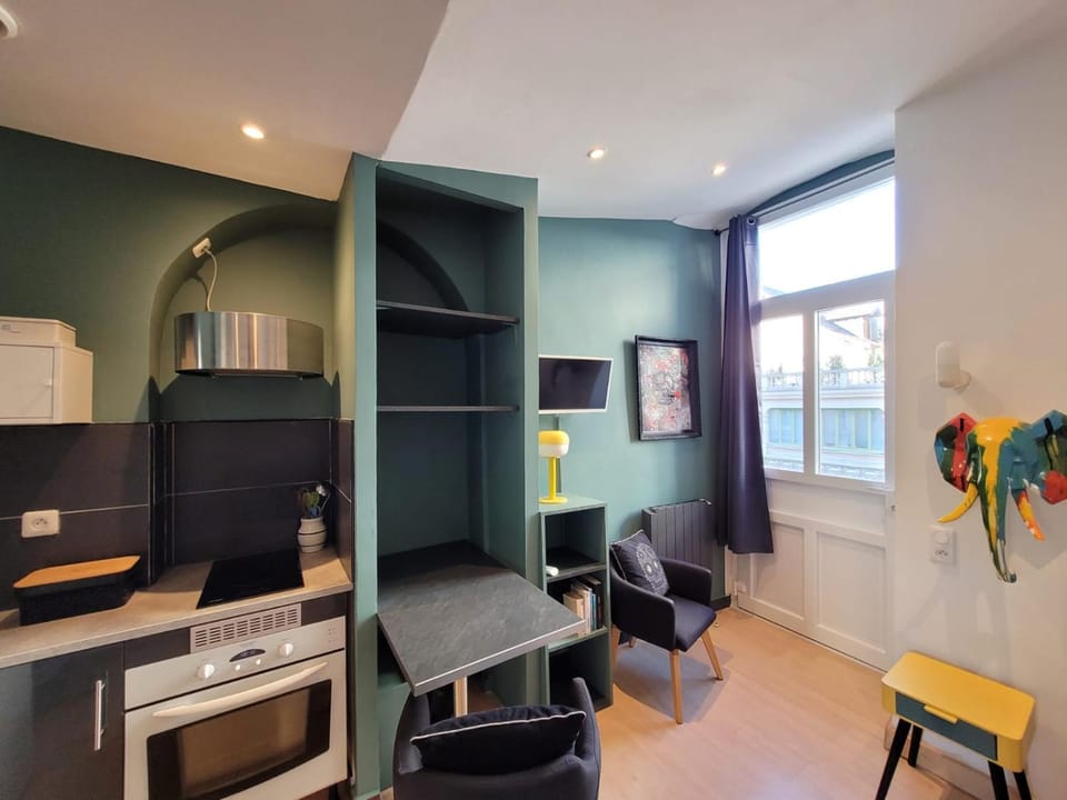 Studio calme et chaleureux Aix centre Apartment in Aix-les-Bains