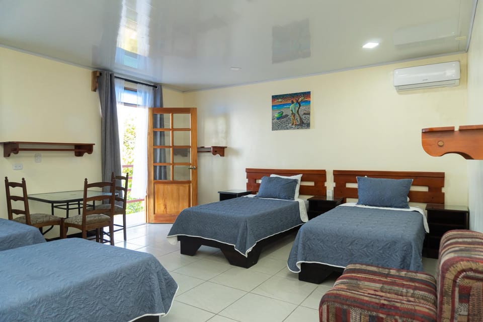 Hotel la Cueva Limon Hotel in Costa Rica