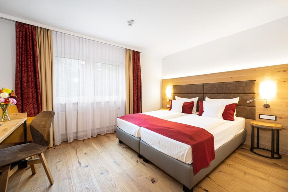 Staff, Bed, Photo of the whole room, hair dresser