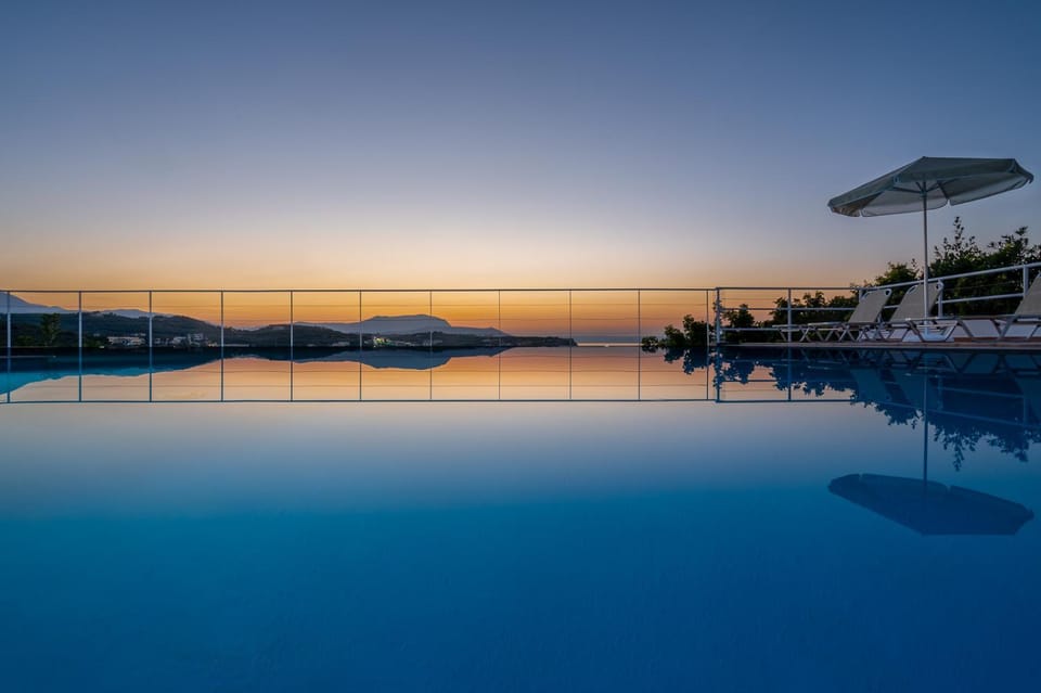 Swimming pool, Sunrise
