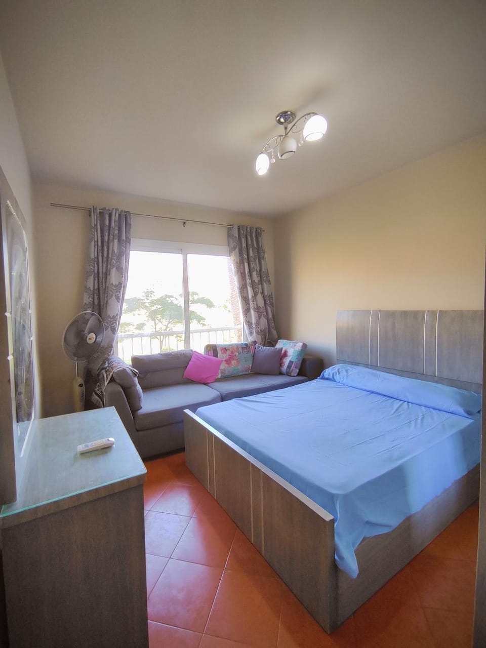 Photo of the whole room, Bedroom