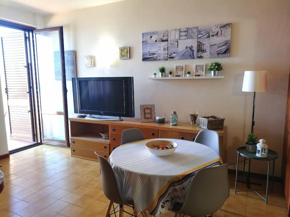 TV and multimedia, Dining area