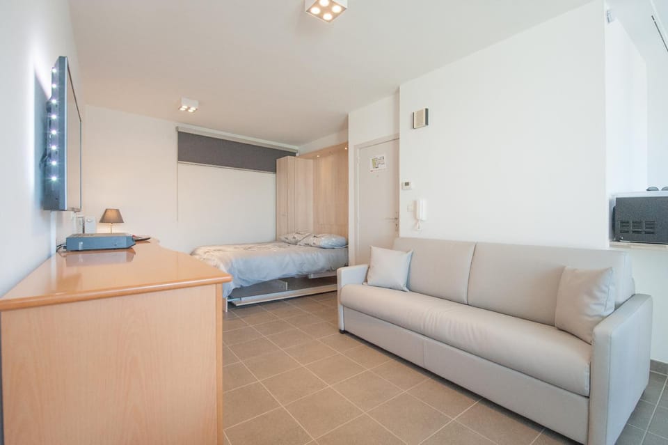 Studio met groot zonneterras centrum Oostende Apartment in Ostend