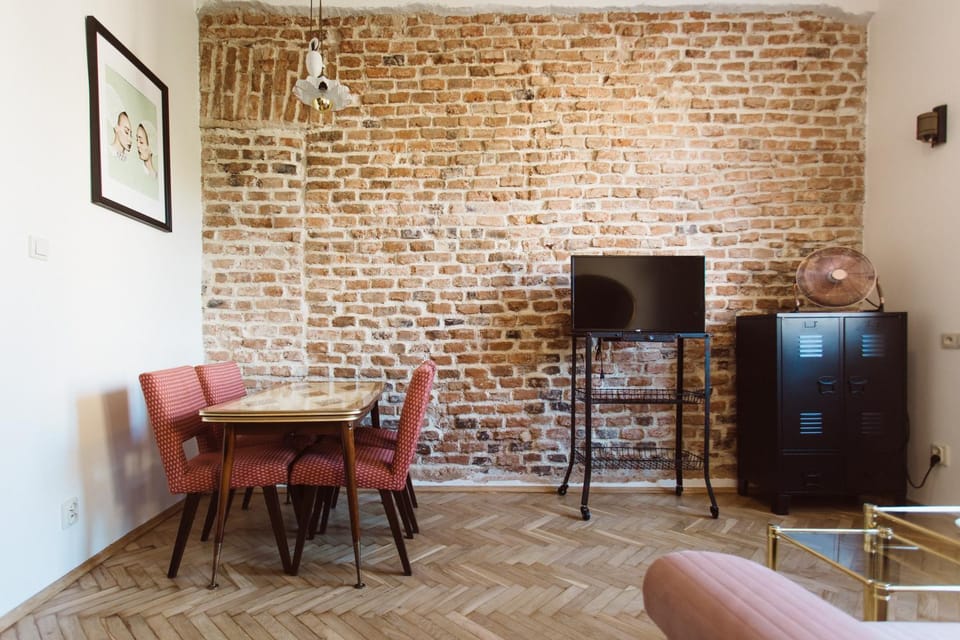 TV and multimedia, Dining area