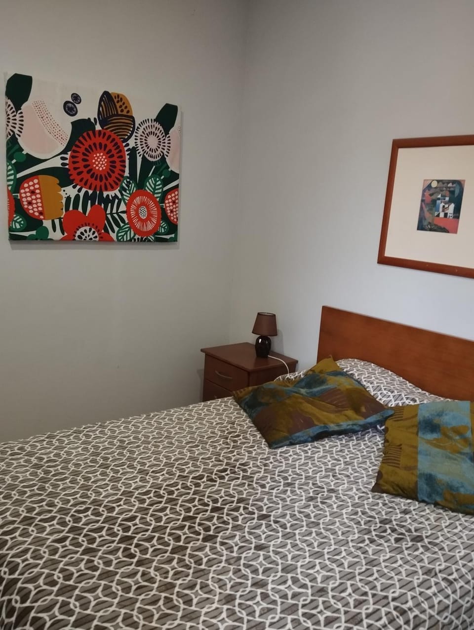 Bed, Photo of the whole room, Decorative detail, Bedroom