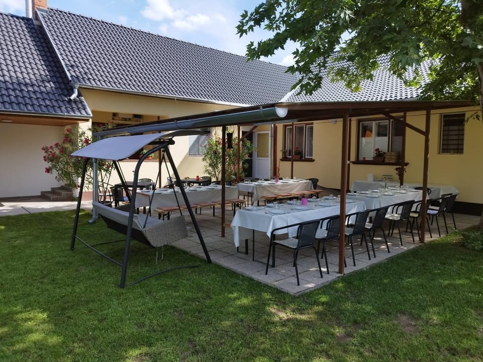 Tartós Szegfű Vendégház, Magánszállás Country House in Hungary