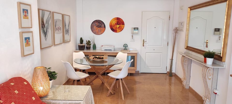 Living room, Lobby or reception, Seating area, Dining area
