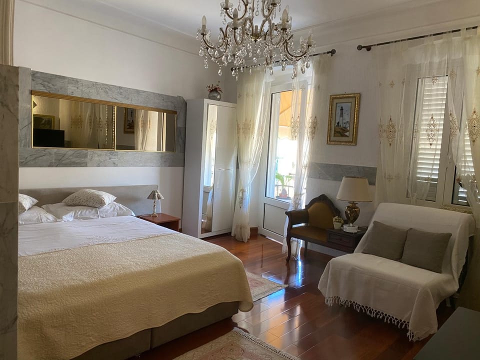Bed, Living room, Seating area