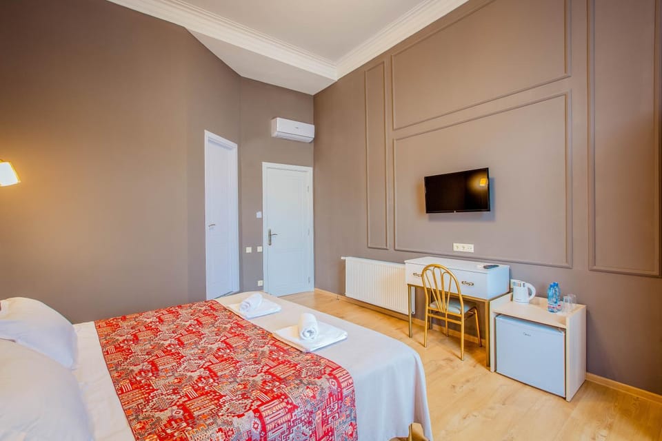 TV and multimedia, Coffee/tea facilities, oven, air conditioner
