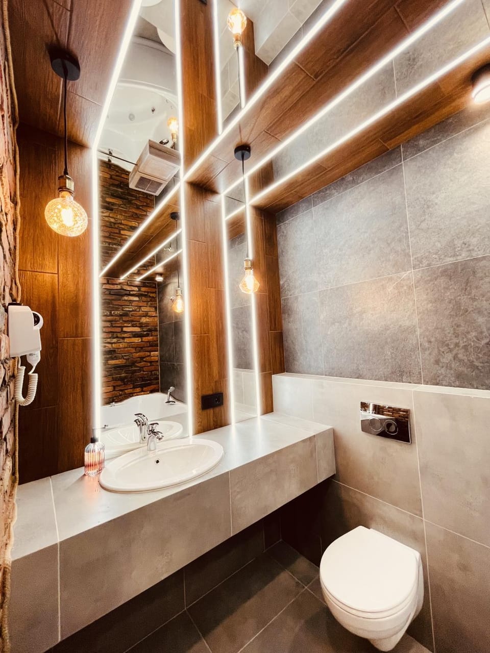 LOFT в RIVER PARK з джакузі Apartment in Dnipro