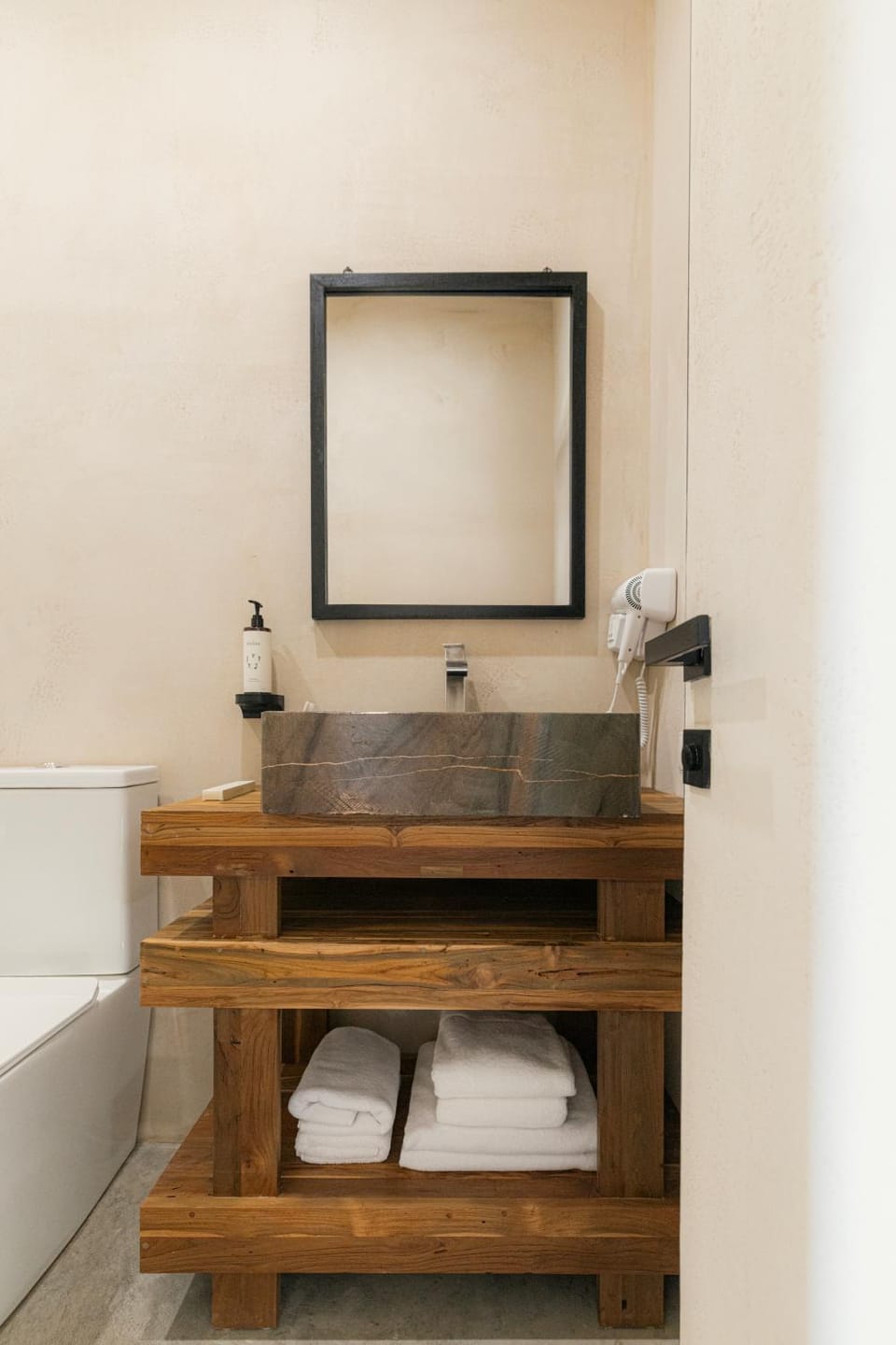 Bathroom, towels