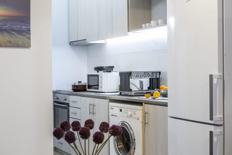 C-Premium Apts 100m from beach and city centre Apartment in Larnaca